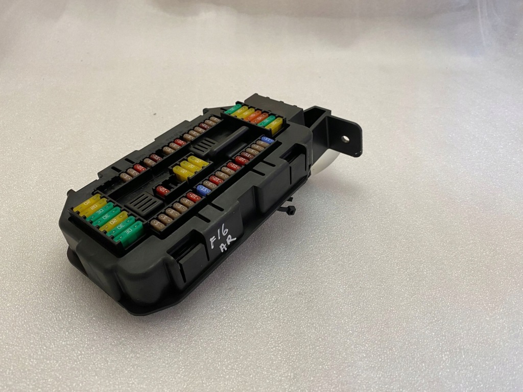 фото №1, Bmw x6 f16 2018 рамка / модуль запобіжників 6819653