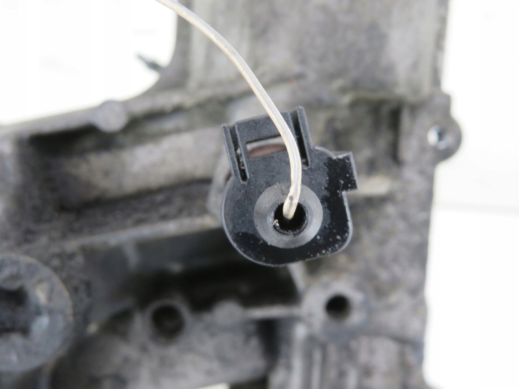 фото №7, Volkswagen passat b6 2007 038115389c корпус фильтра масла