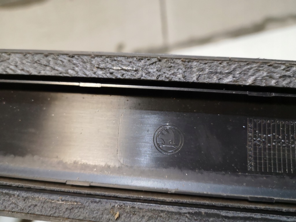 фото №6, Молдинг дверь правый перед skoda yeti