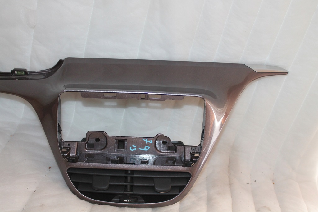 фото №2, Решітка рамка решітка молдинг радіо peugeot 208 2008