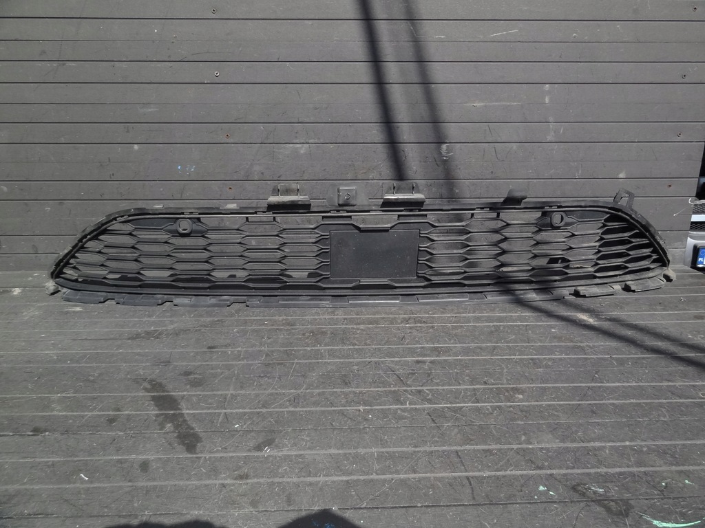 фото №1, Dacia logan iii 21 решётка бампера нижняя pod радар