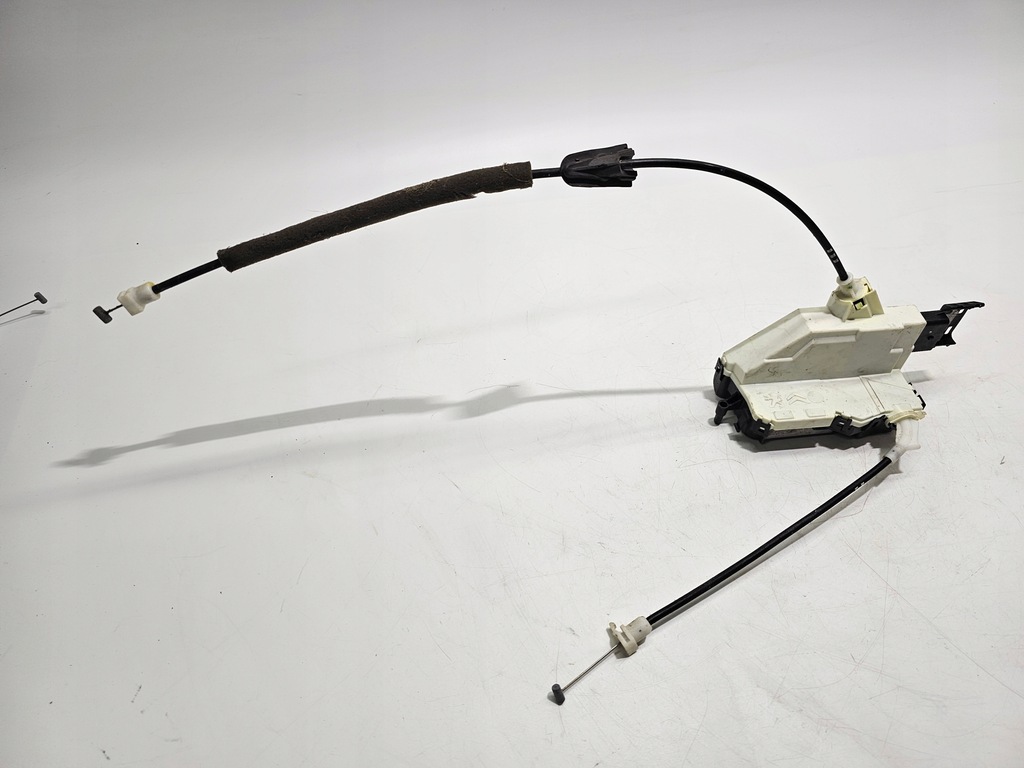 фото №1, Замок дверь правый перед peugeot 5008 i 09-16 #4164