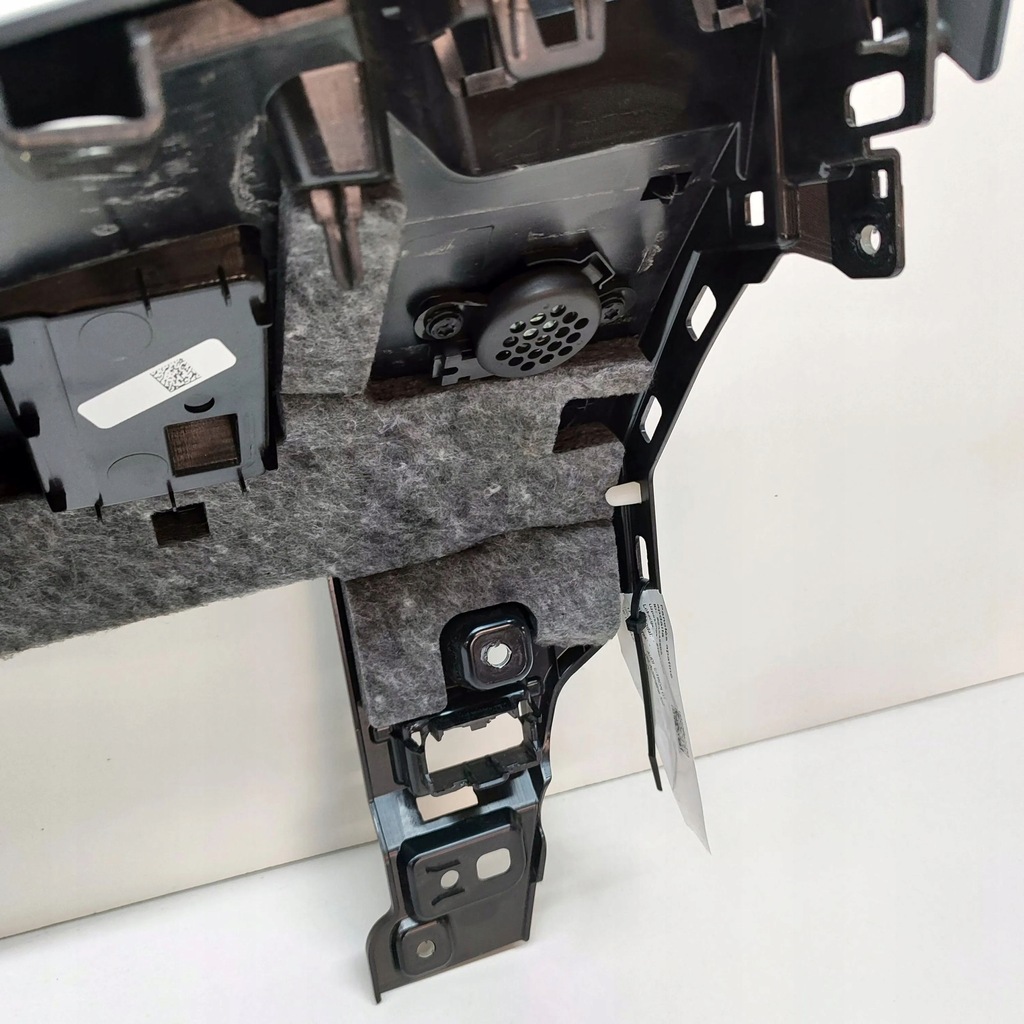 фото №5, Audi e-tron gt 2022 element панелі приладової панелі / dół