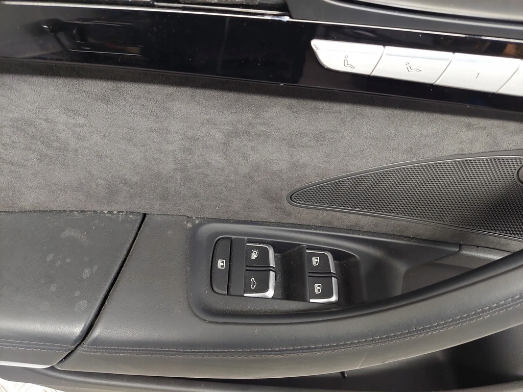 фото №7, Audi a8 s8 d4 4h 4h4867317 задняя сторона левая обшивка