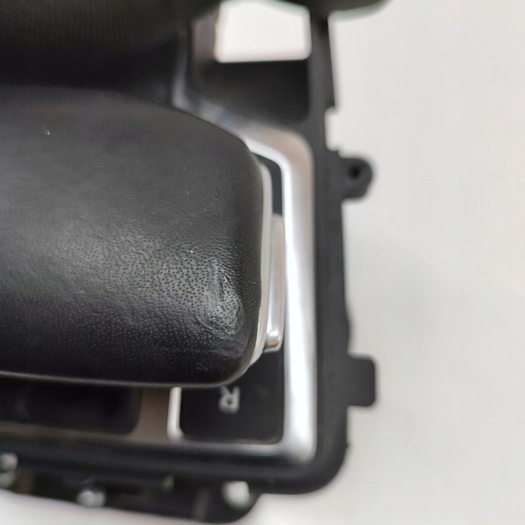 фото №9, Audi a4 allroad b9 2017 домкрат переключения передач / верхний