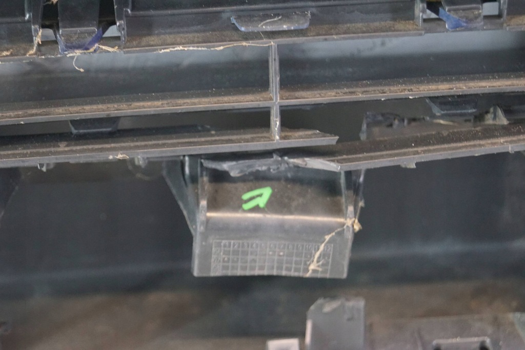 фото №13, Peugeot 308 i t7 бампер перед z1873