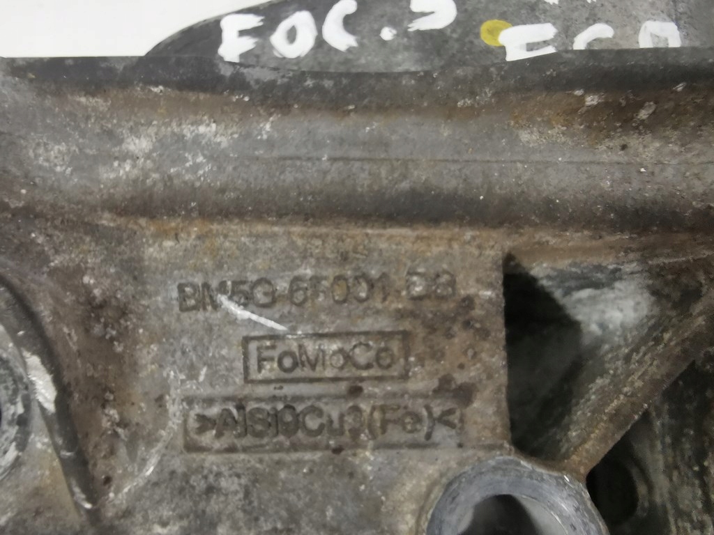 фото №4, Ford focus mk3 c-max mk2 1.6 eco. - кронштейн двигуна