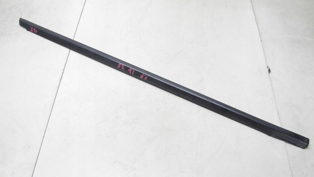 фото №1, Hyundai ix35 молдинг ущільнювач права перед 10-16