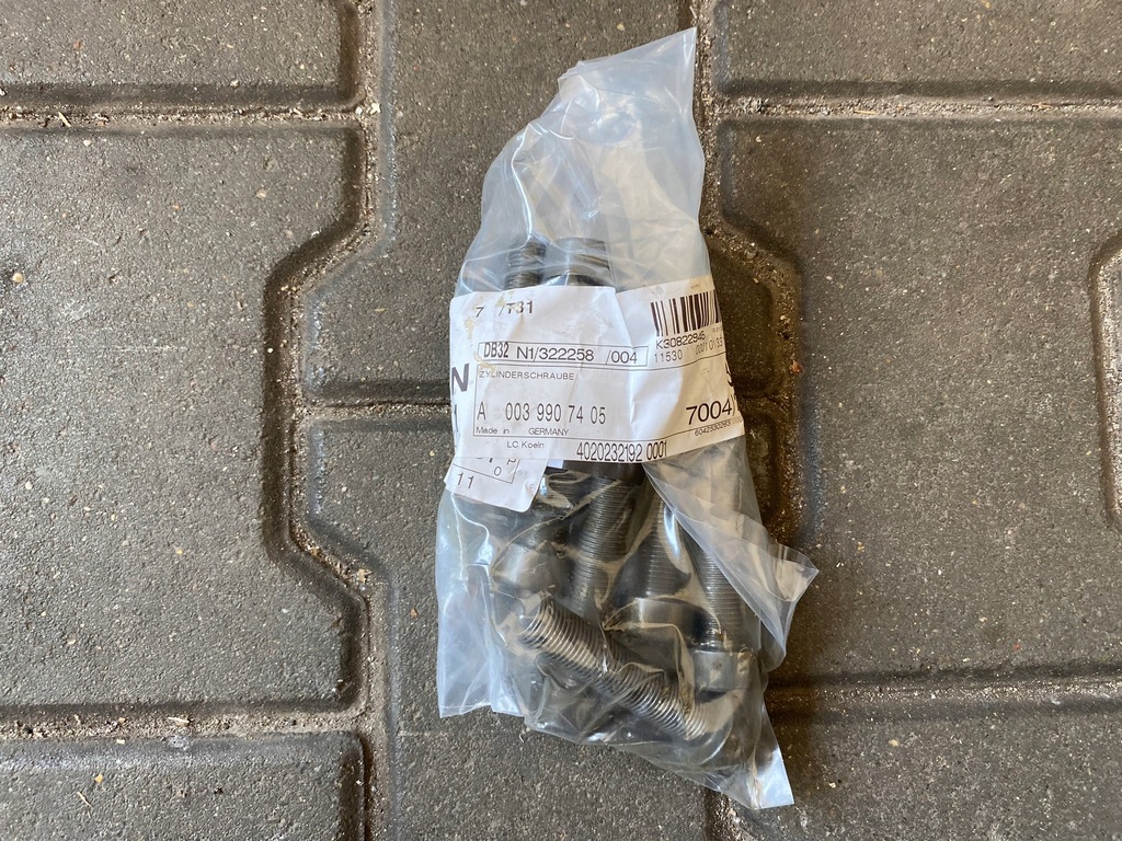 фото №1, Mercedes atego набір śrób колеса маховика 0039907405 оригінал