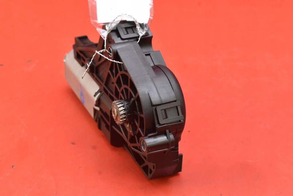 фото №5, Моторчик люк 9127381 bmw f07 09-13