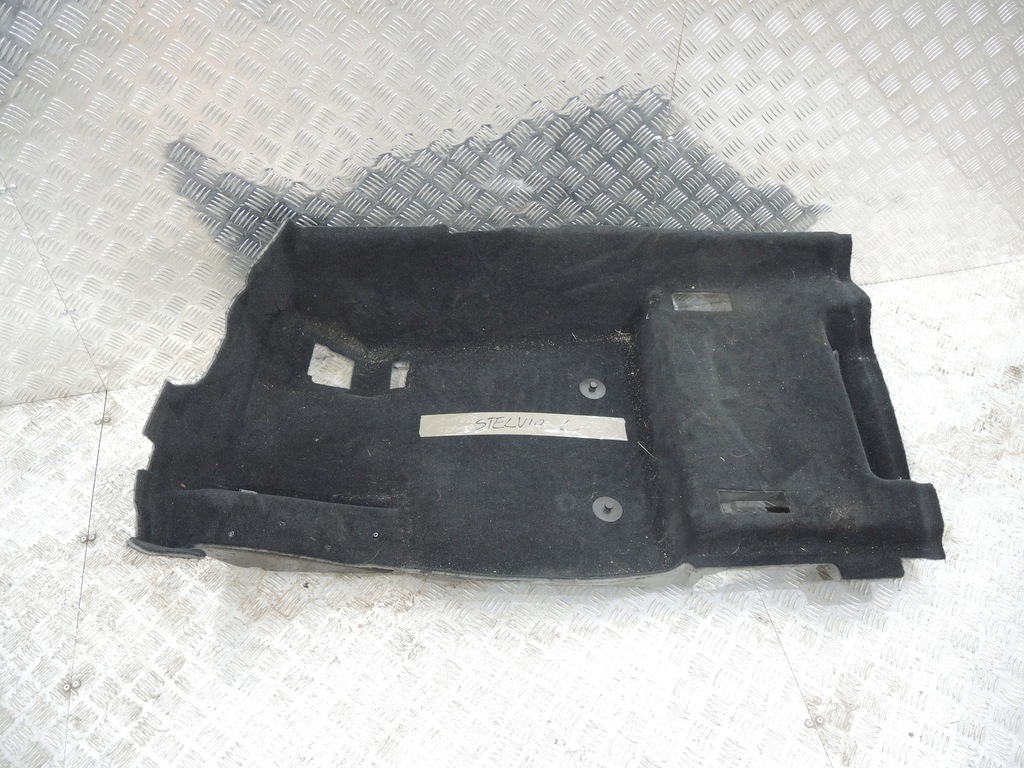 фото №1, Обшивка коврик левый alfa romeo stelvio чёрный