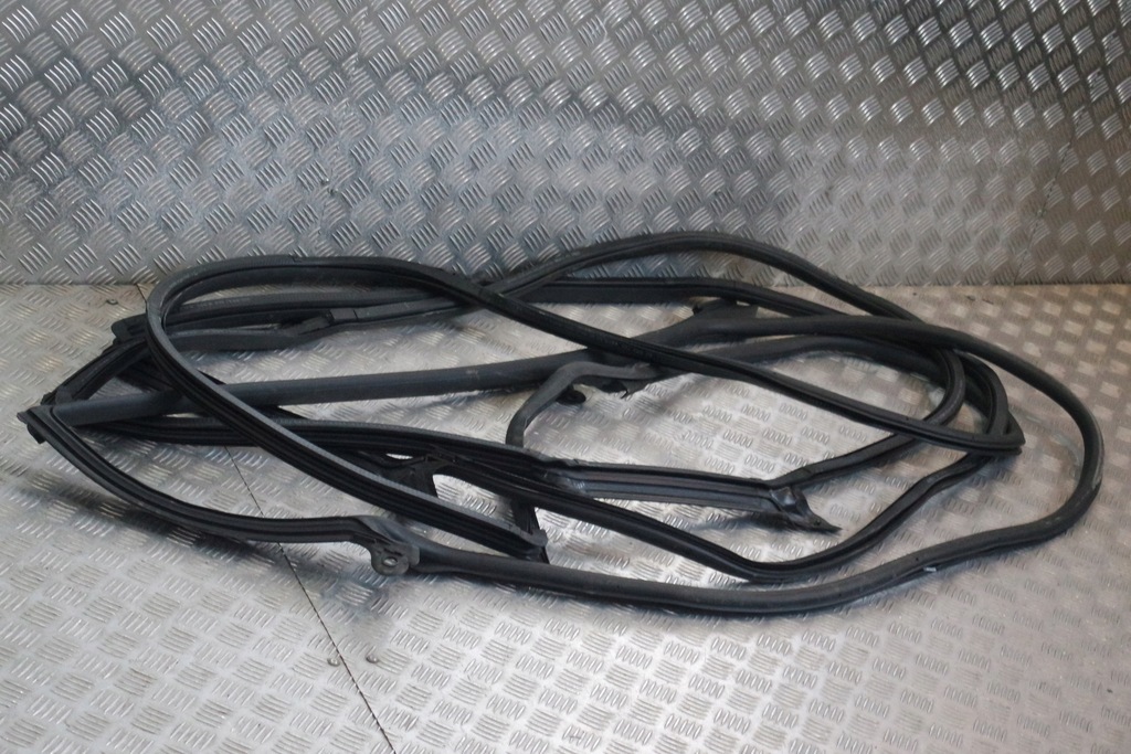 фото №1, Прокладка правый задняя дверь audi rs7 4k 4k8833708