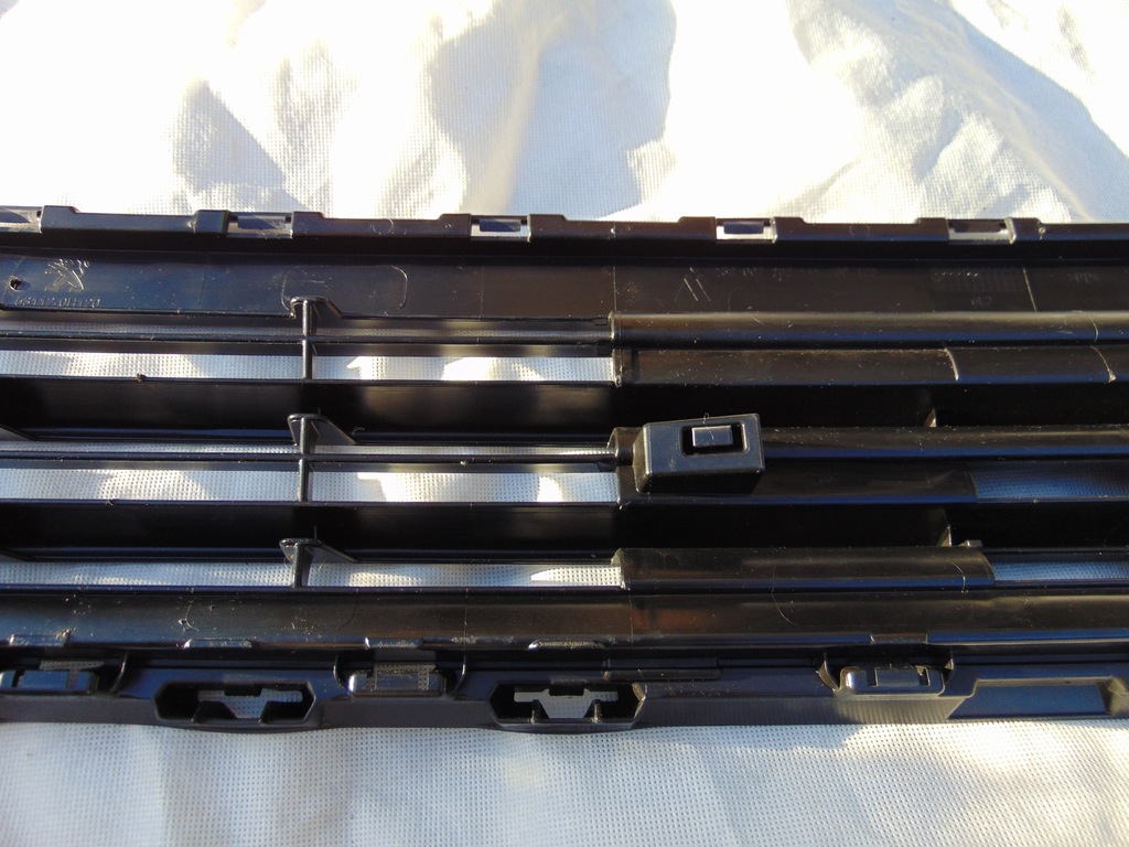 фото №7, Решітка радіатора бампера передній peugeot 108