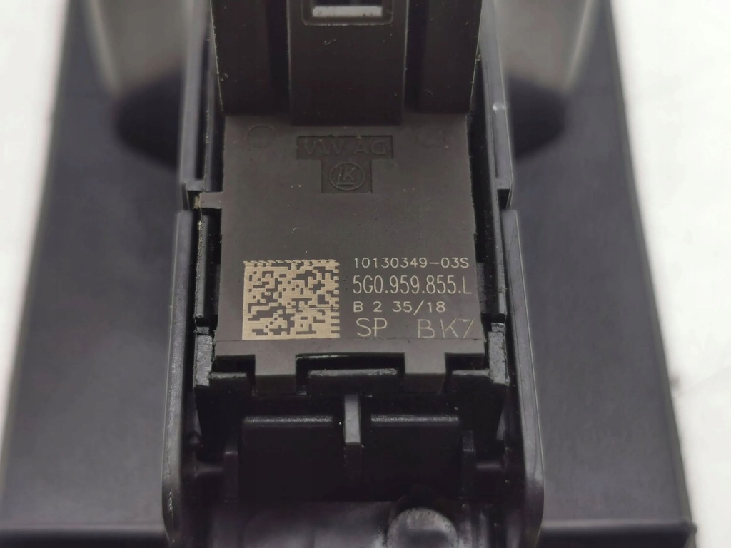 фото №7, Volkswagen t-roc 2018 задняя сторона левая кнопки окон