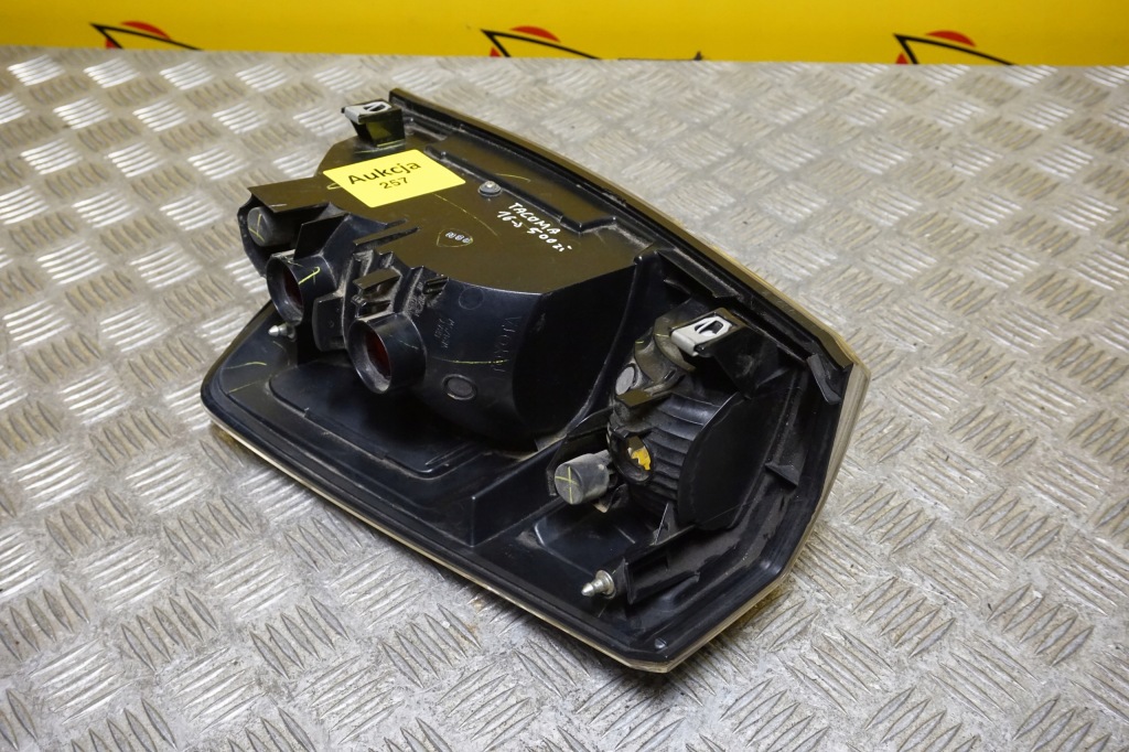 Toyota tacoma 2016 - лампа задній права задня usa Доставка