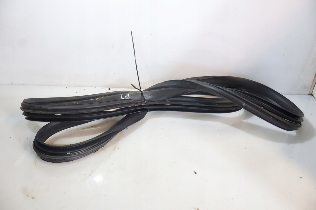 фото №1, Прокладка дверь правая задняя toyota aygo ii lift