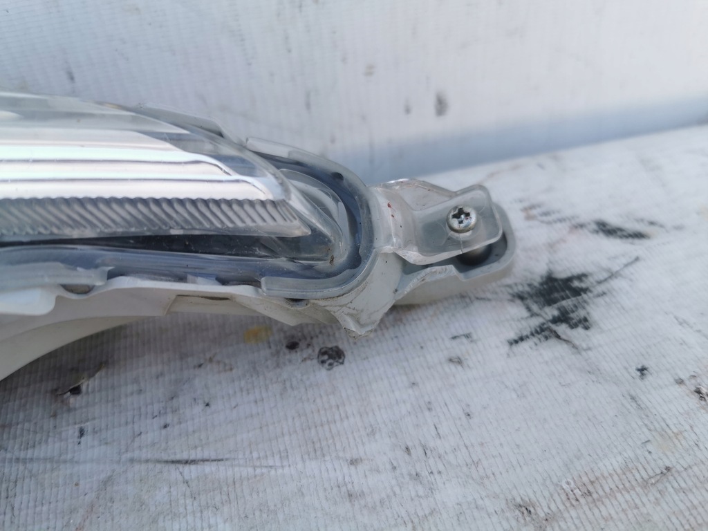 фото №4, Поворотник поворотник левый перед mazda 3