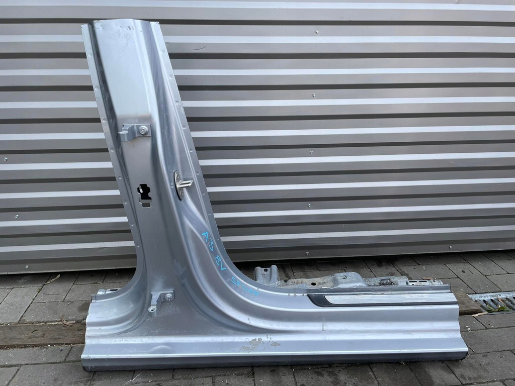 фото №1, Audi a3 8v5 8v поріг правий блок двигуна