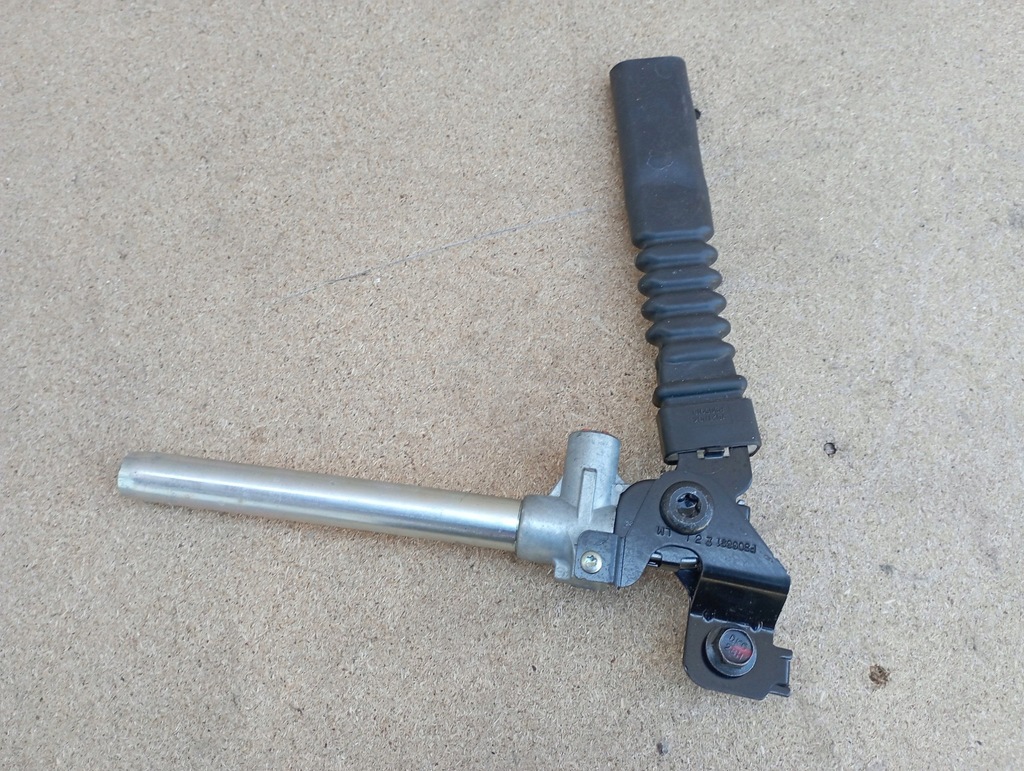 фото №1, Hyundai ix35 10-15 натягувач pas перед правий