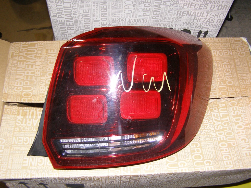 фото №1, Лампа dacia sandero ii lift правая задняя 265506147r