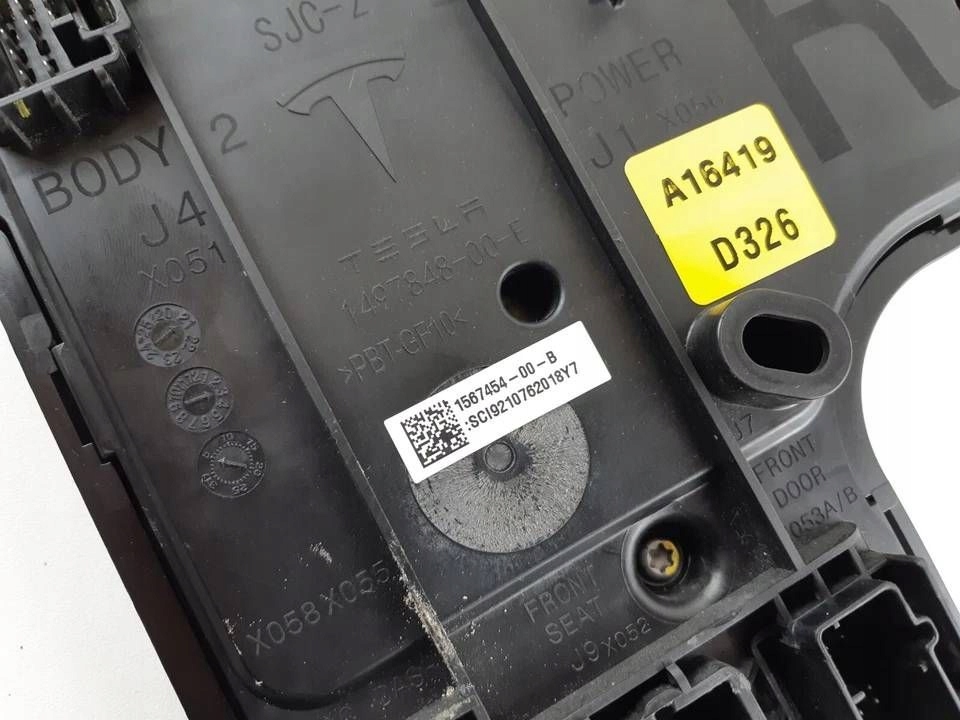 Tesla model 3 модуль комфорту 156745400b Ціна