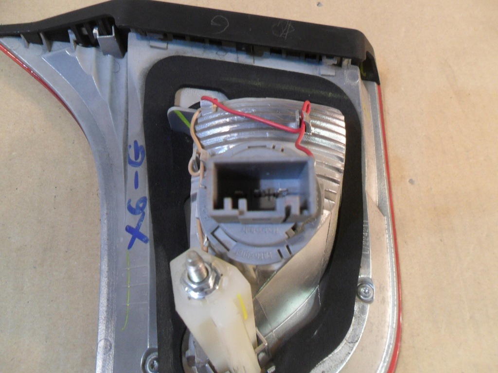 Bmw x6 e71 фара задний  задняя левая w крышке Недорого