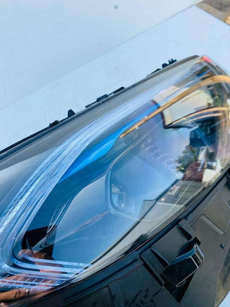 фото №7, Mercedes-benz eqb 2021 середина лампы передние / комплект