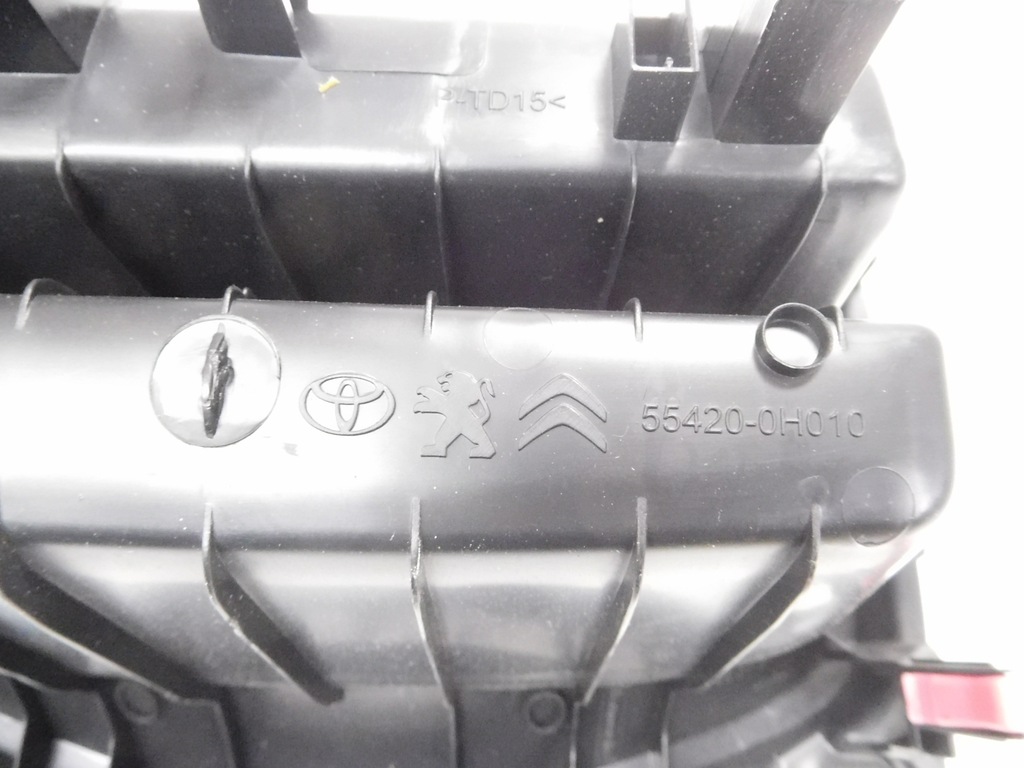 фото №6, Бардачок, туннель средний toyota aygo 2014- оригинальный номер 55420-0h010