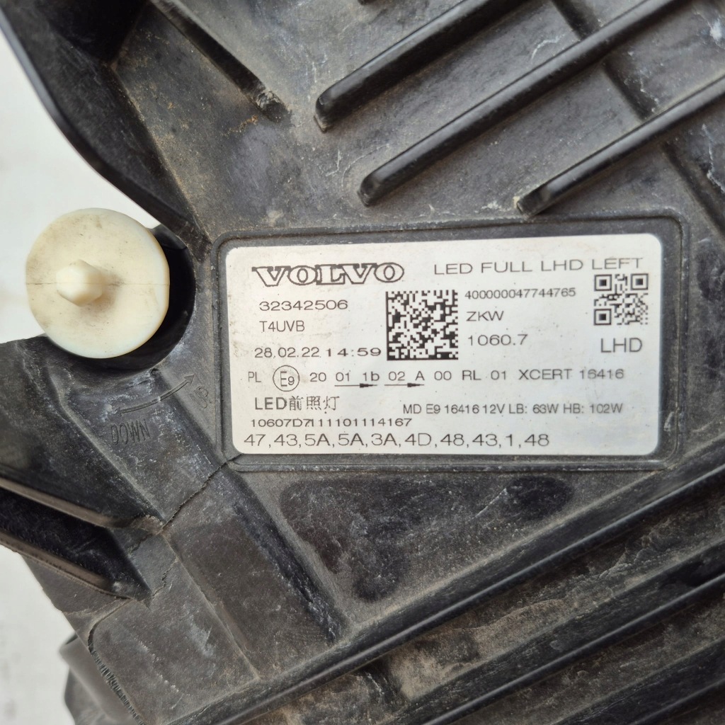Volvo xc60 2 рестайлинг  20- фара левая перед передняя full led 32342506 с Разборки