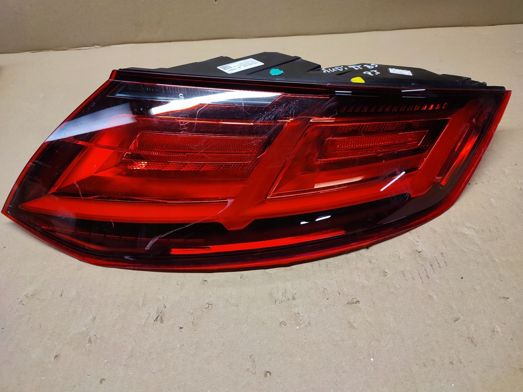 фото №1, Audi tt tts 8s лампа правая задняя 8s0945096