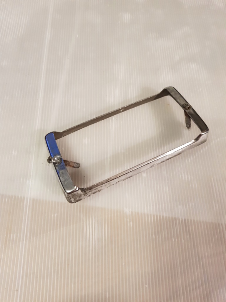 фото №1, Рамка противотуманной фары mercedes r107