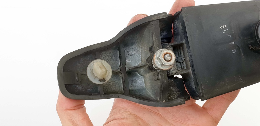 фото №11, Kia sportage ii 2 петля кронштейн задний задняя стекло крышки багажника левый левая