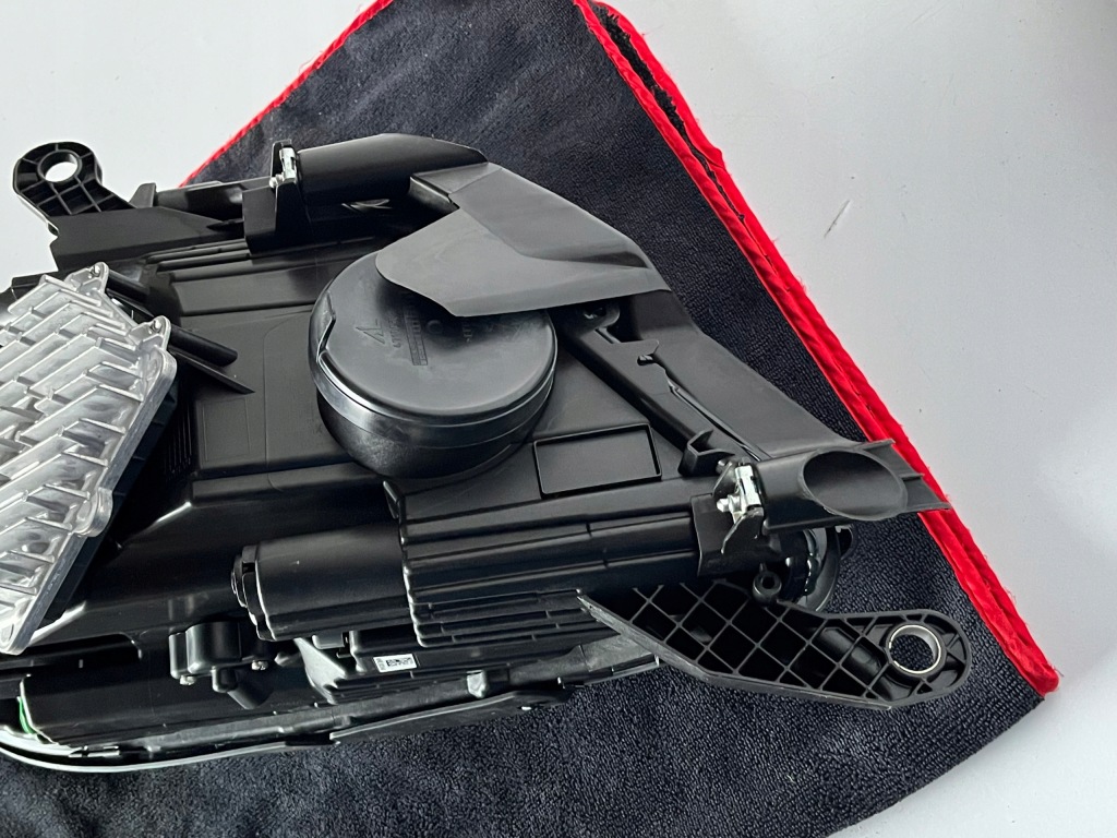 фото №12, Лампи лампа права ліва перед передня maserati granturismo europa