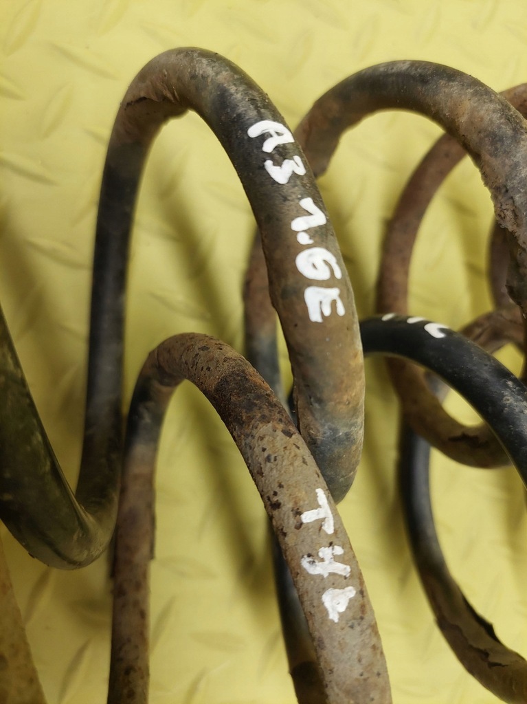 фото №4, Audi a3 8l 1.6 пружины подвеска задняя