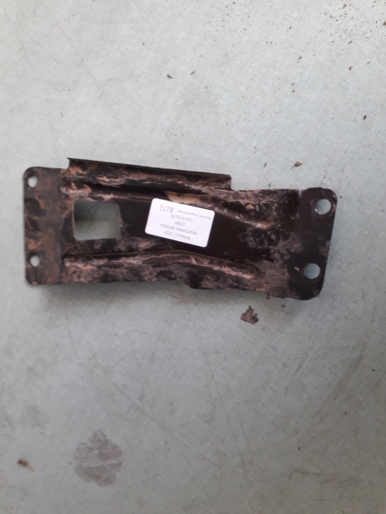 фото №4, Renault zoe кронштейн подрамник левый