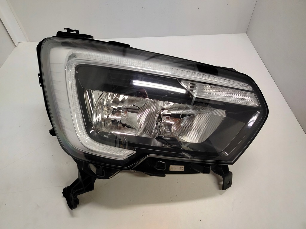 фото №1, Renault master iv лампа права