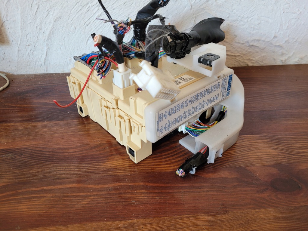 Купити Модуль комфорту 89221-02500 toyota auris ii 1.8h