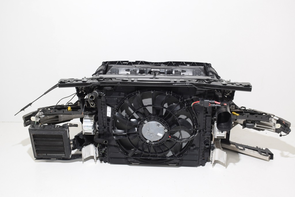 фото №12, Bmw 7 g70 m760e перед капот бампер pas радиатор лампы lidar радар 300