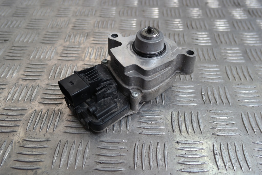 фото №1, Регулятор редуктор maserati levante 670105823