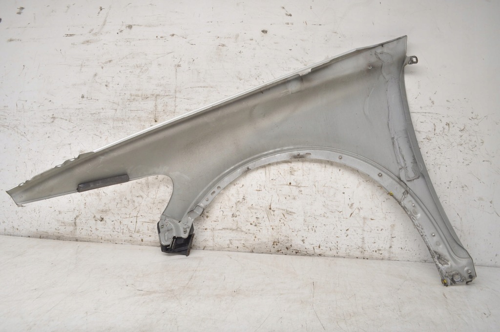 фото №8, Volvo c30 крила правий перед передній