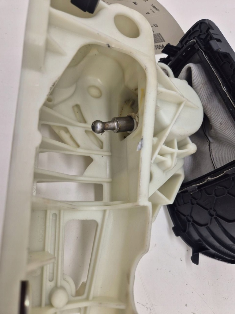 2010 volvo v70 кулиса переключения передач 30751927 Недорого