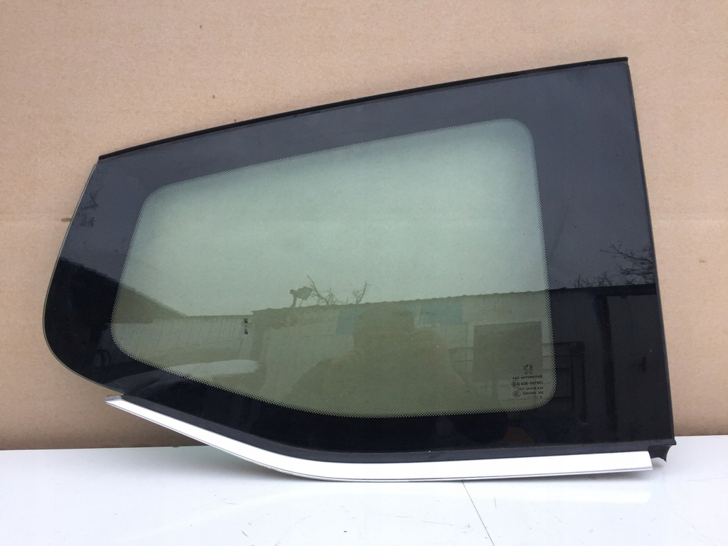 фото №1, Peugeot 5008 i скло кузовна правий задня