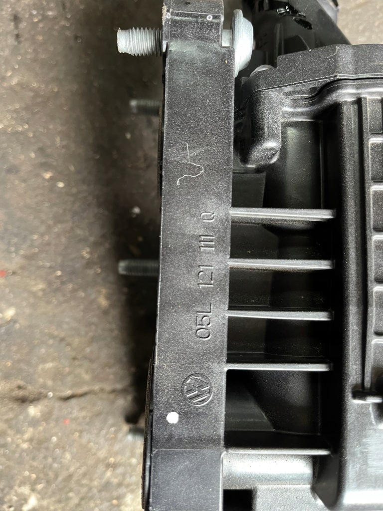 фото №5, 33 vw audi 2.0 tdi термостат корпус 05l121111q