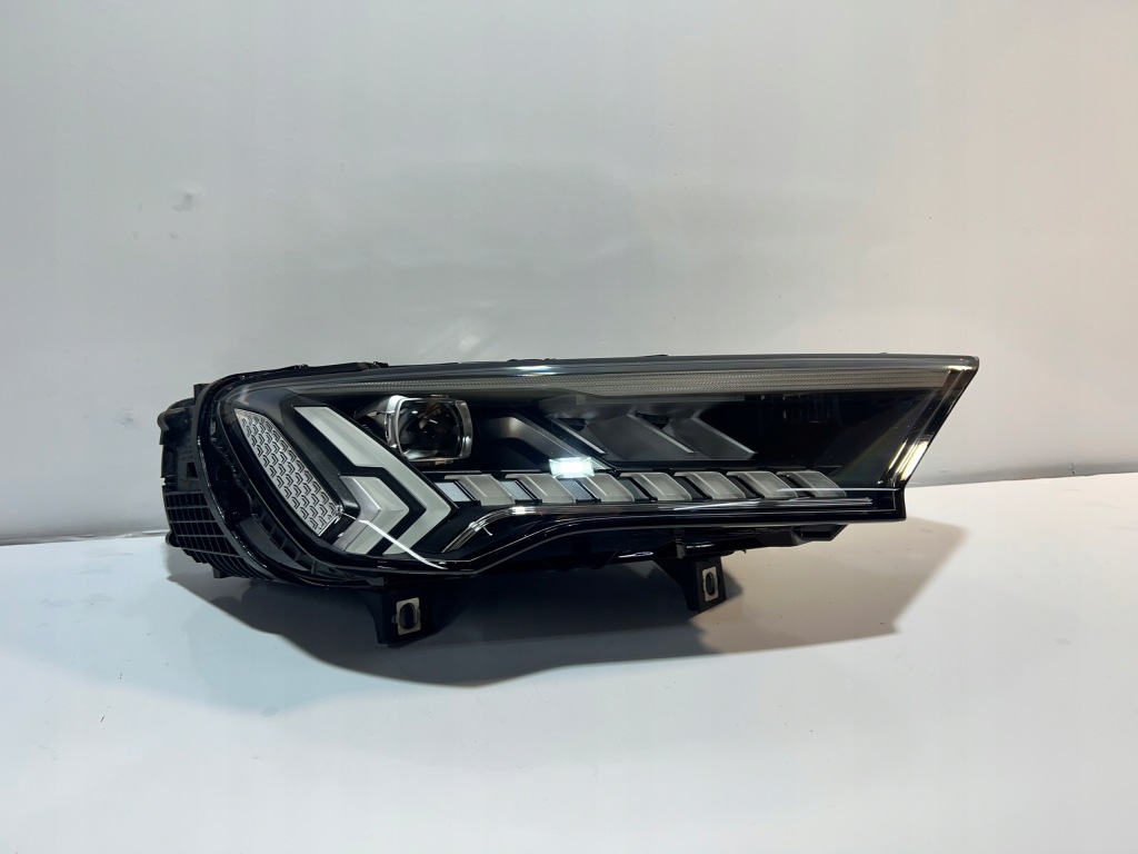 Audi q7 4m0 рестайлінг  full led matrix лампа ліва права Доставка