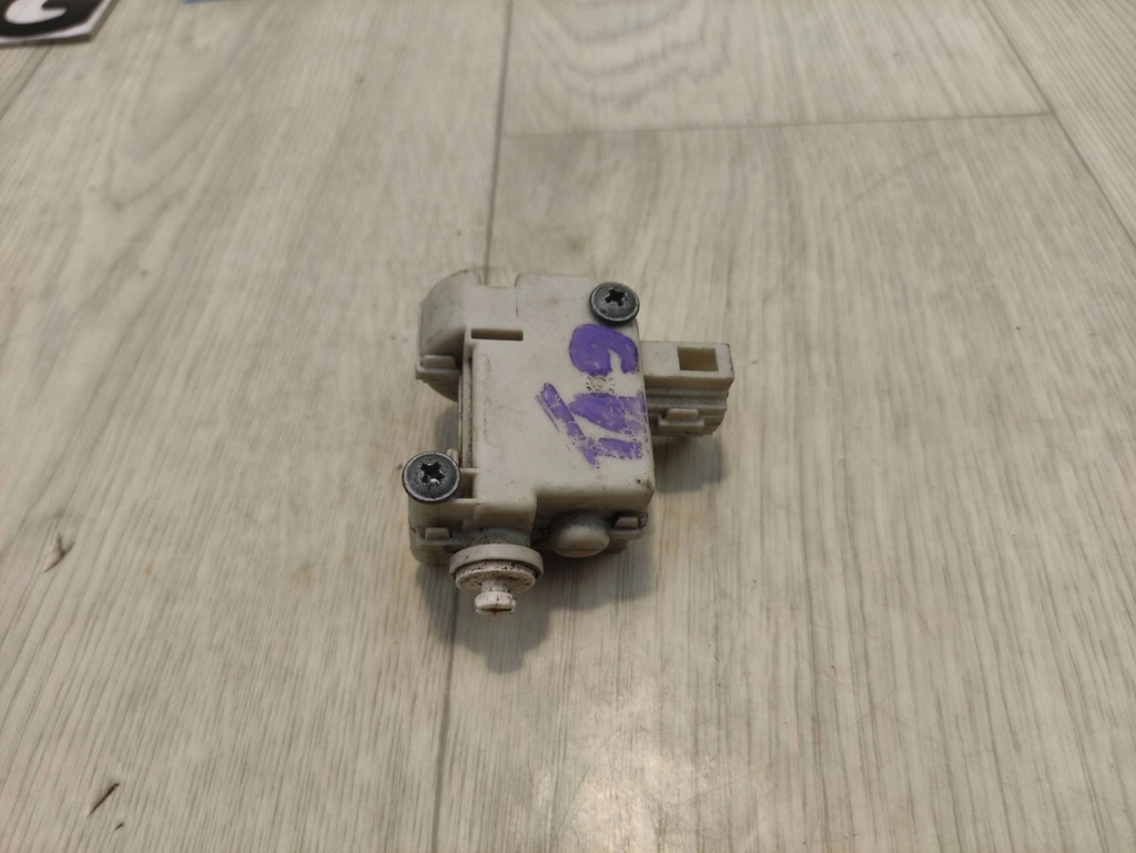 фото №5, Volvo s80 привод крышка заливной топлива pa66m40