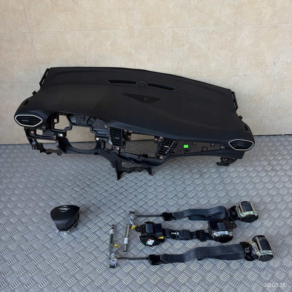 фото №1, Панель приладів комплектна подушка безпеки консоль ремені панель приладів opel crossland x lift 2022 rok