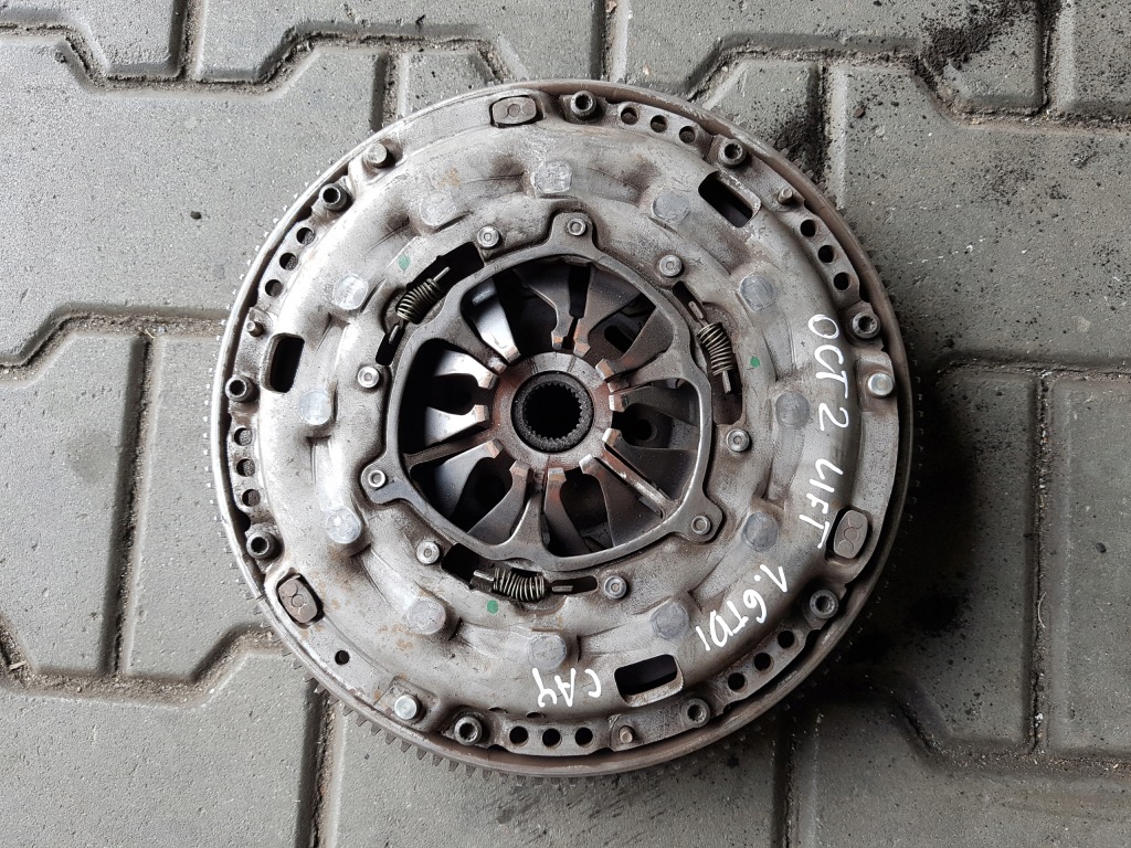 фото №1, Octavia ii 2 lift 08r- 1.6 tdi cay колесо двухмассовый