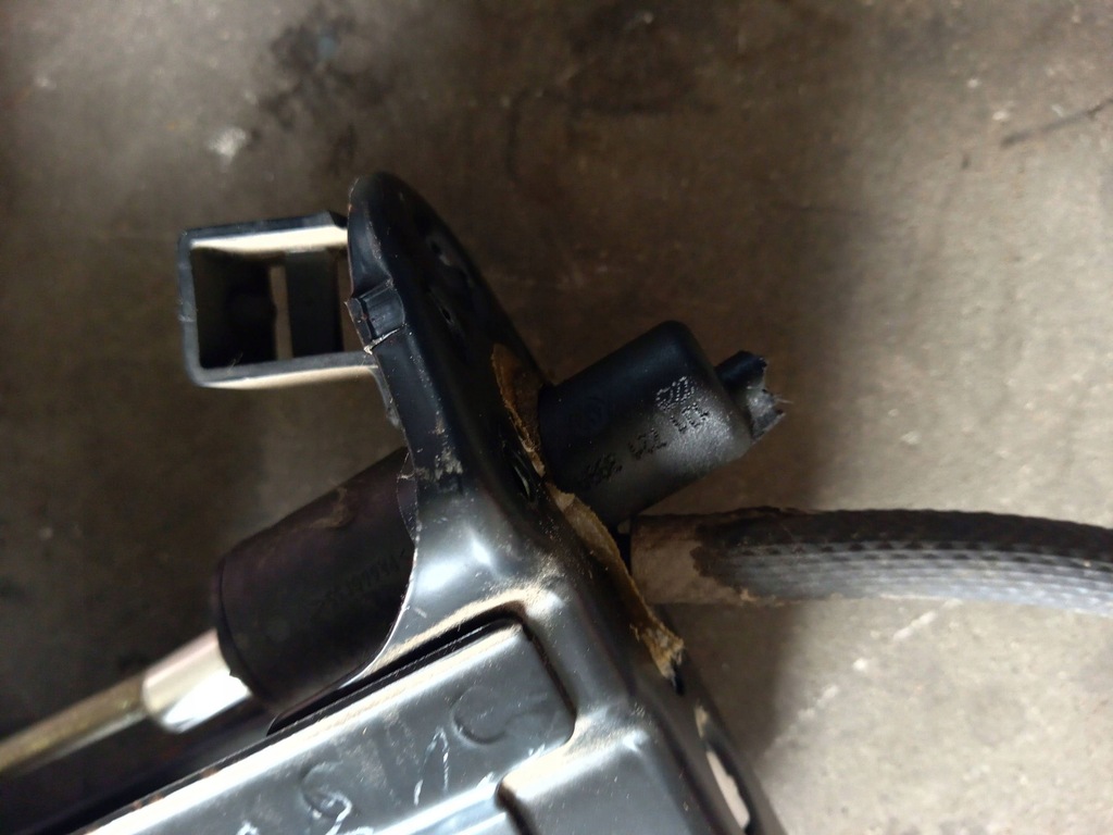 фото №10, Audi a3 s3 8l 1999 педаль сцепления 1j1721059q