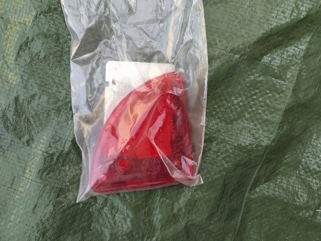 фото №2, Відбивач правий задня dacia logan renault kangoo