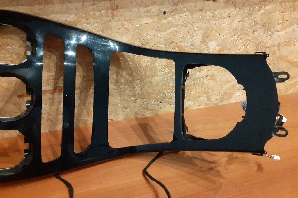 фото №8, Рамка средняя приборная панель mercedes-benz c w205 a2056803208 2015